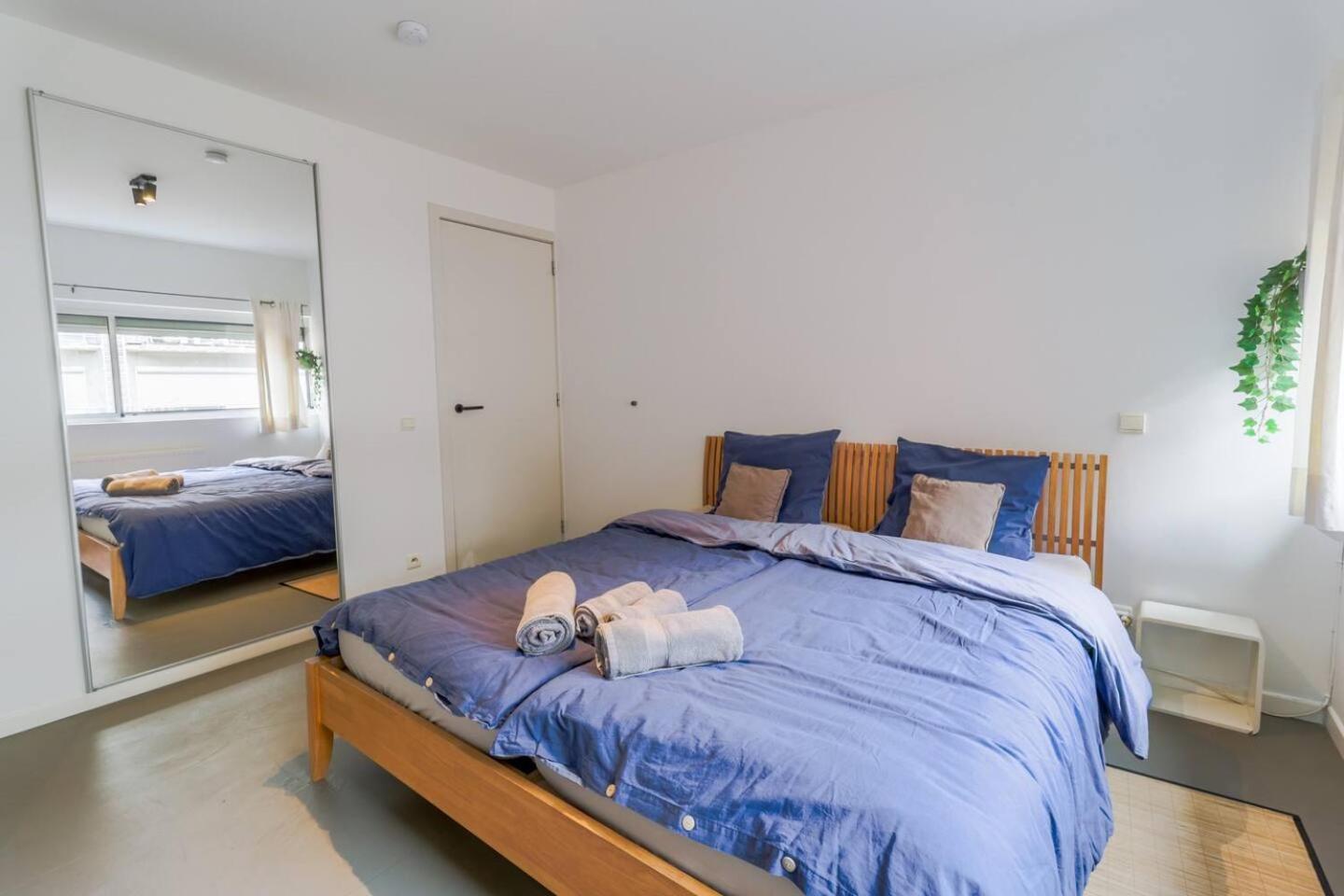 Apartment Scheldekaai Antwerp Exterior photo